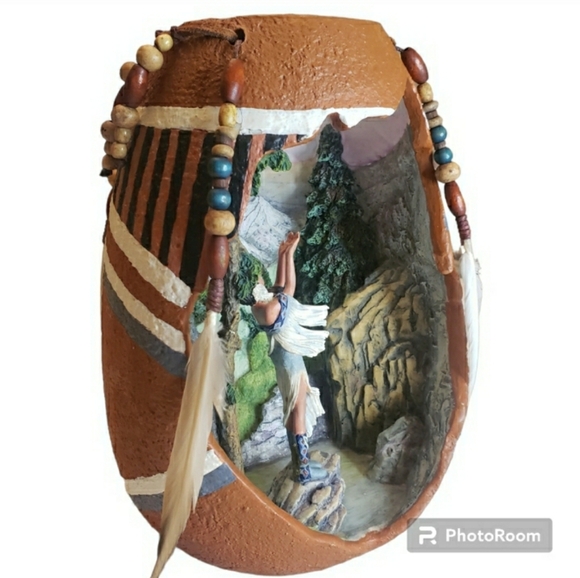 Eagle Spirit Decor Native Indian Clay Vase Mint VTG Ashton Drake 💜 - Picture 4 of 14